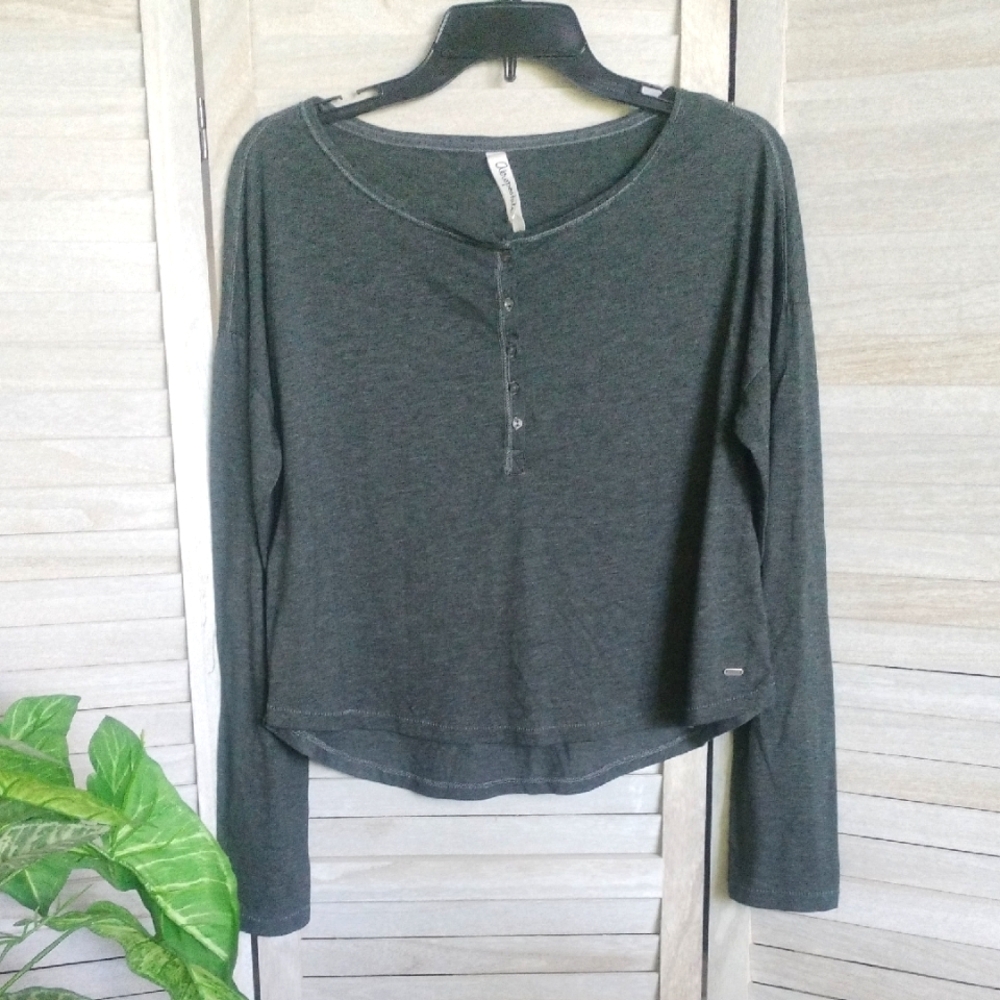 ⚜️ Aeropostale Long Sleeve Cropped Top